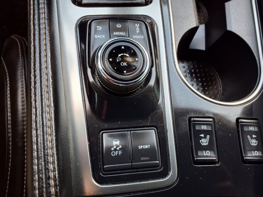 2021 Nissan Maxima SV photo 24