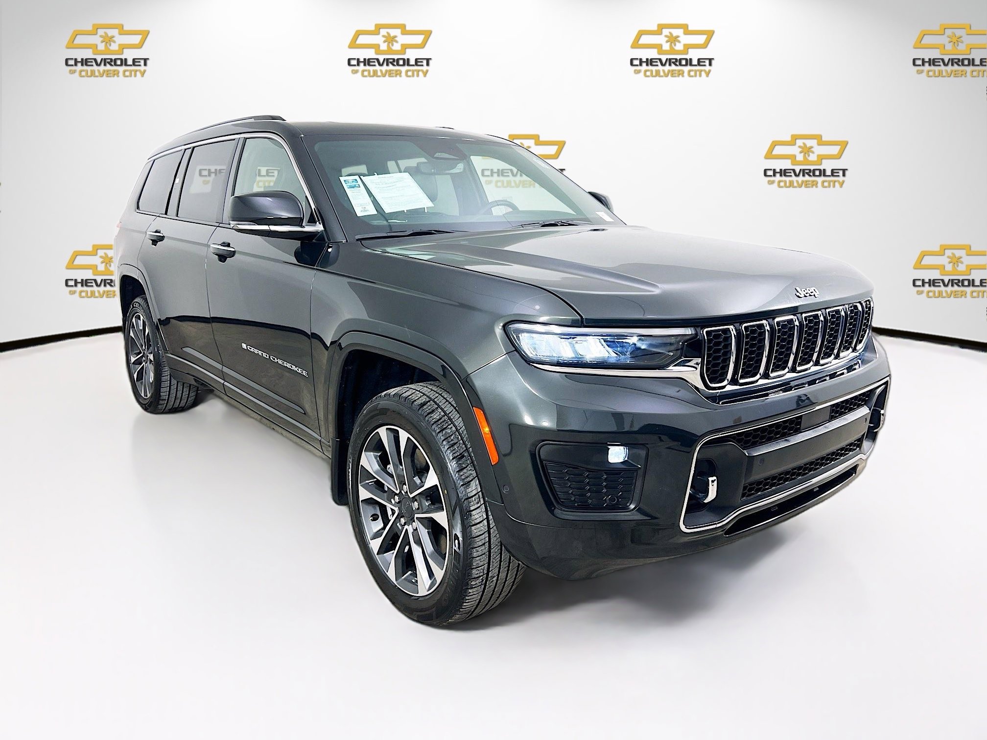 2023 Jeep Grand Cherokee L Overland's photo