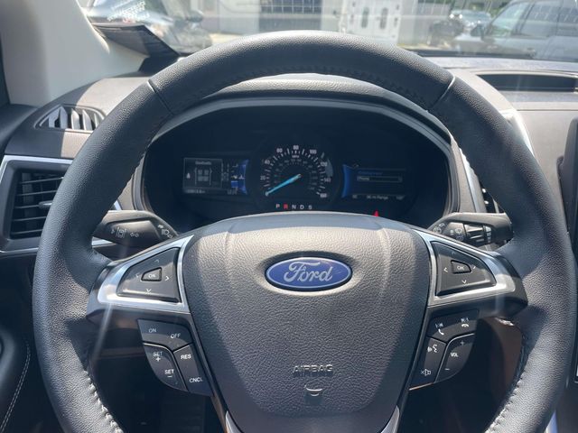 2024 Ford Edge Titanium photo 27
