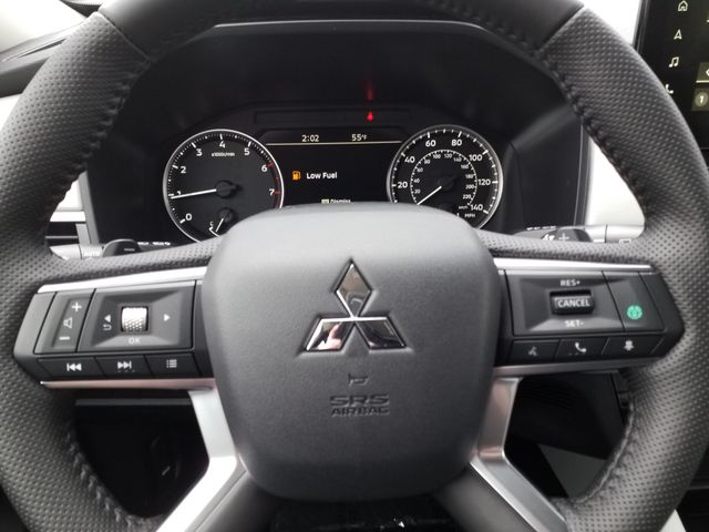 2025 Mitsubishi Outlander SE photo 10