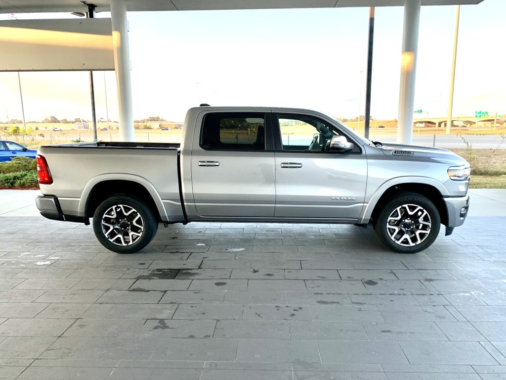2025 Ram 1500 Laramie photo 4