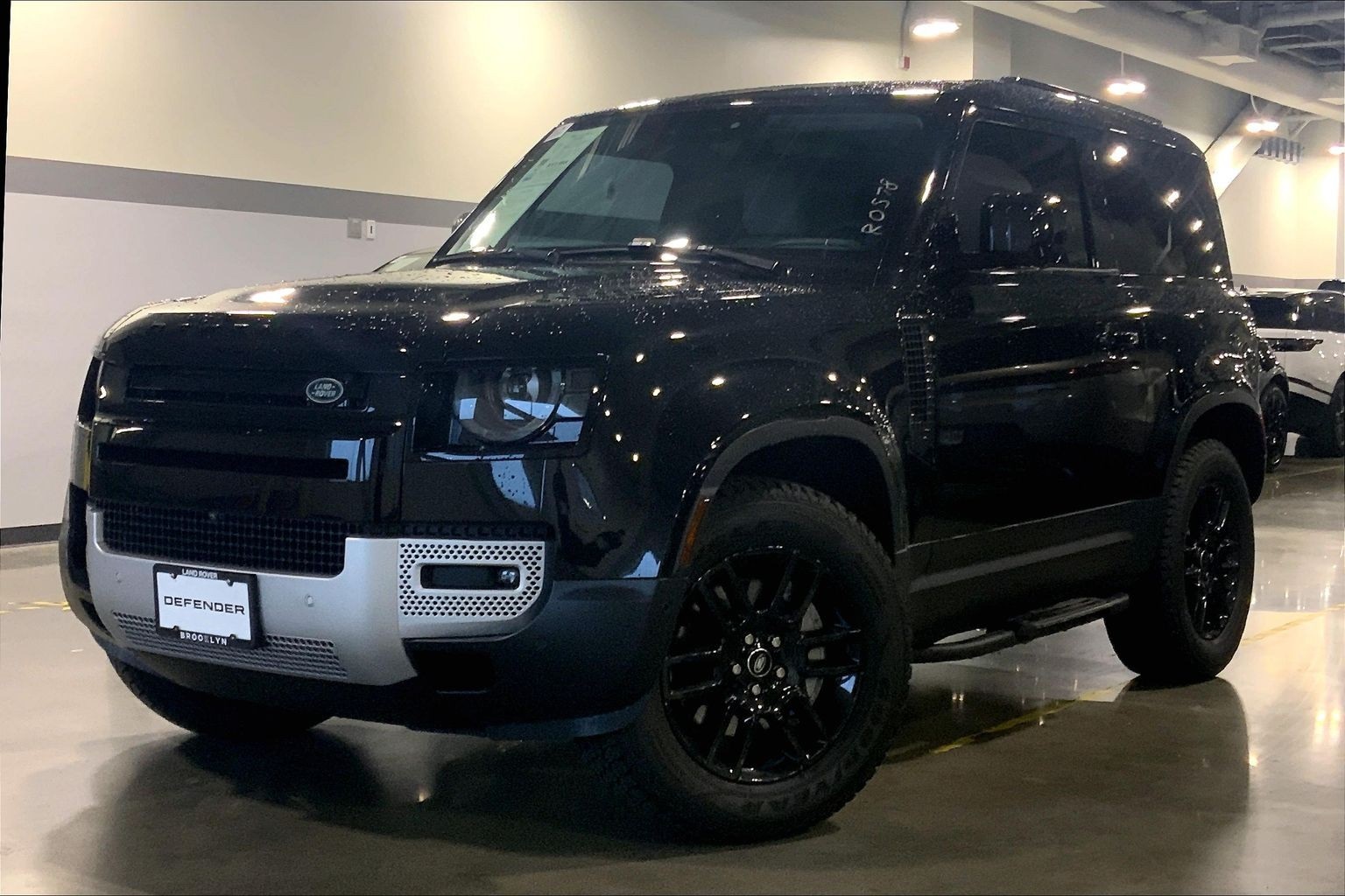 2025 Land Rover Defender S's photo