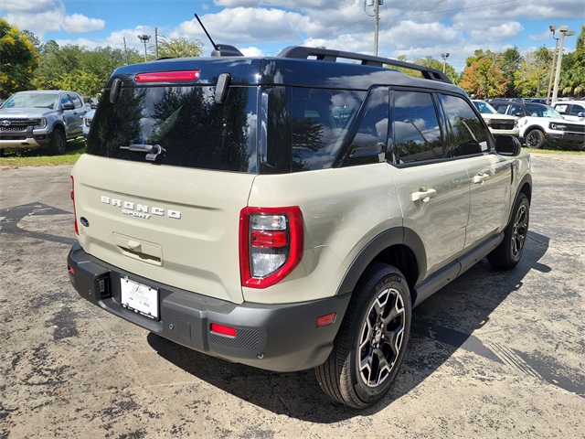2025 Ford Bronco Sport Outer Banks photo 3