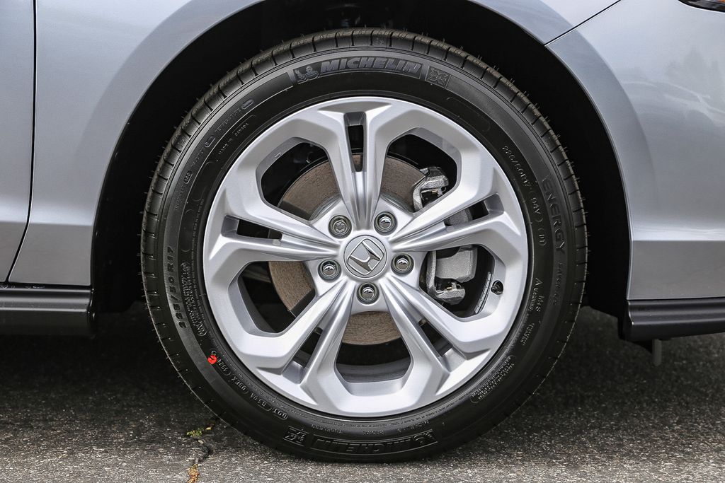 2025 Honda Accord LX photo 11