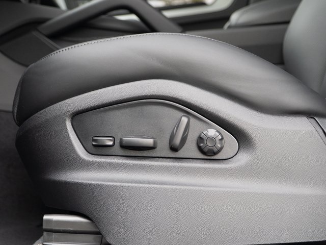 2026 Porsche Cayenne Coupe photo 14