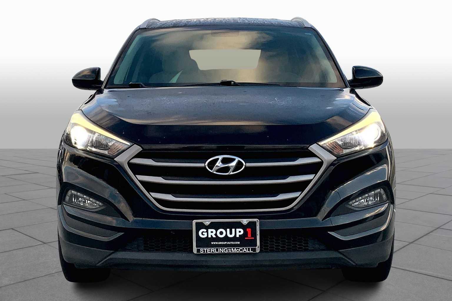 2016 Hyundai Tucson SE photo 2