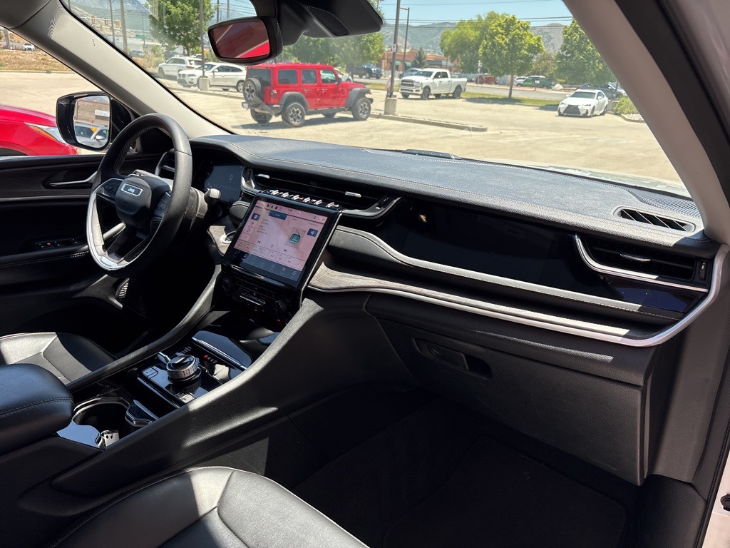 2023 Jeep Cherokee 4xe photo 13