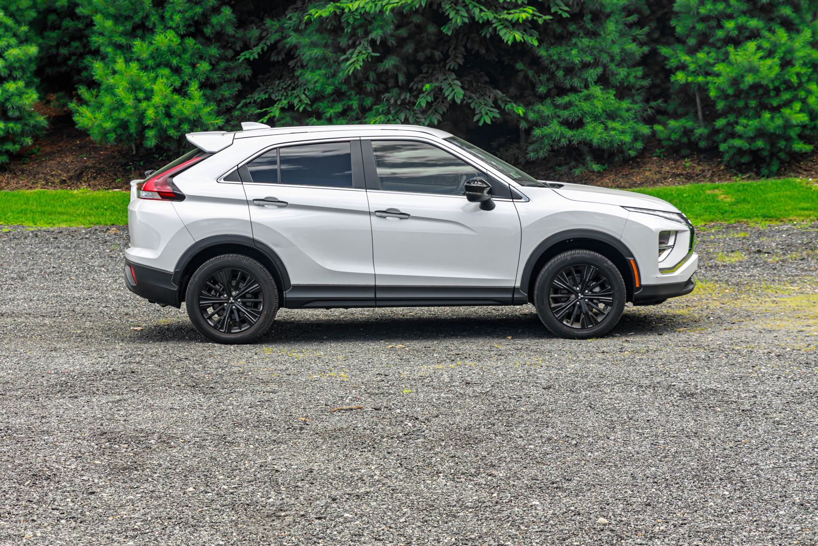 2022 Mitsubishi Eclipse Cross LE SEL GT photo 9