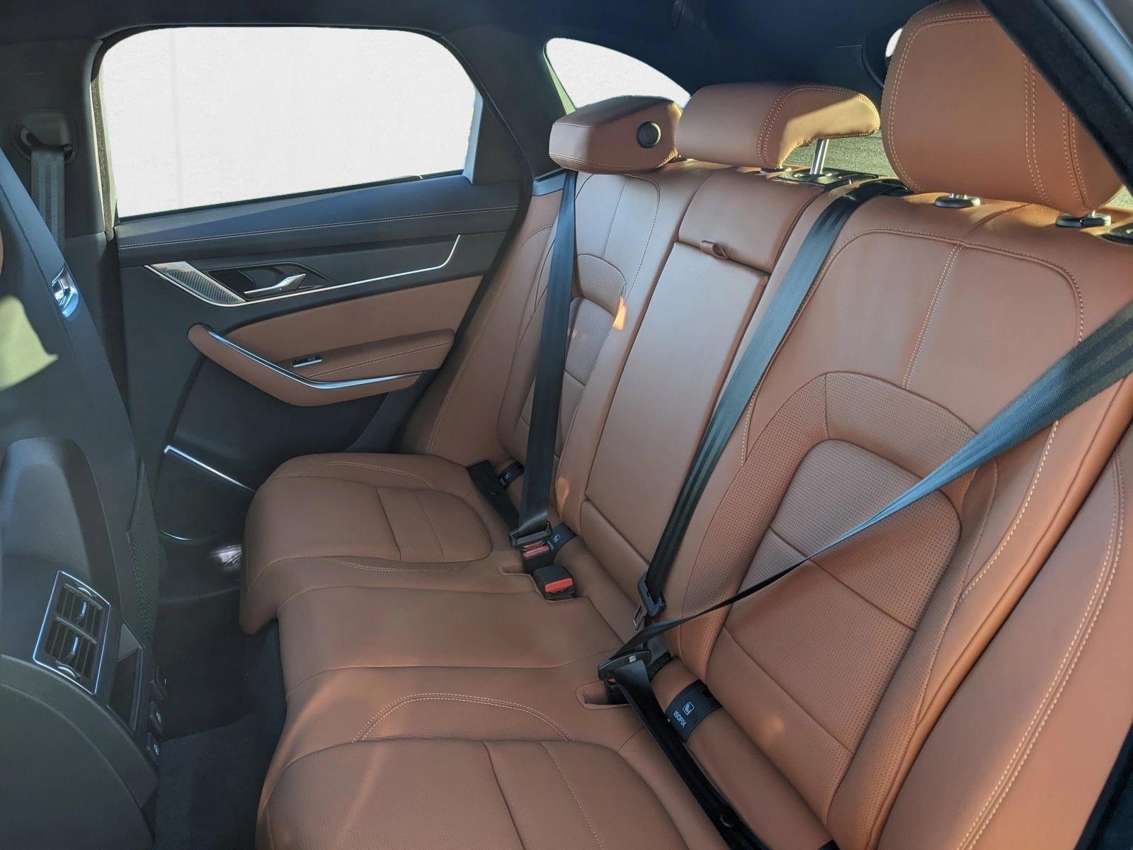 2024 Jaguar F-PACE R-Dynamic S P250 photo 16