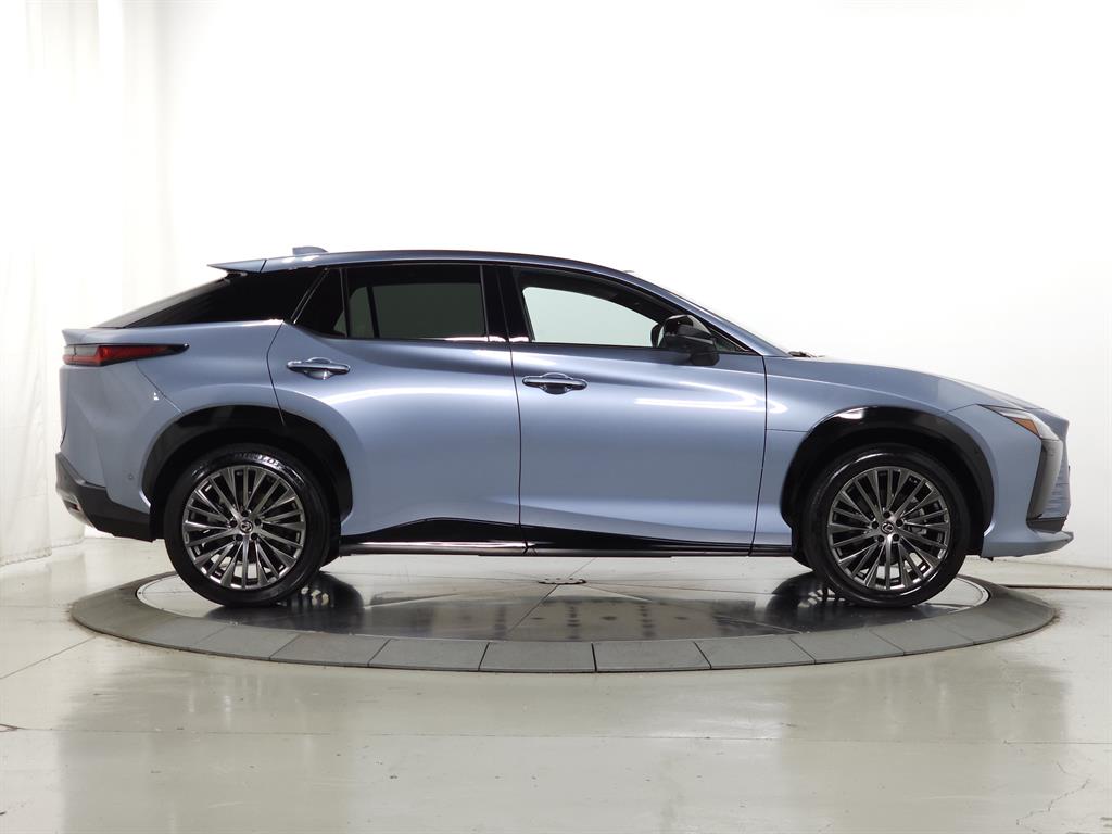 2023 Lexus RZ 450e photo 12