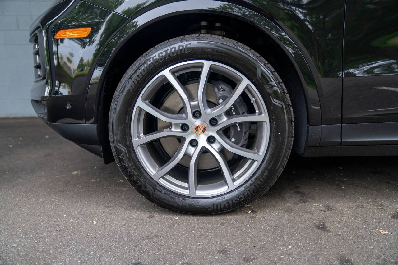 2025 Porsche Cayenne Coupe photo 6