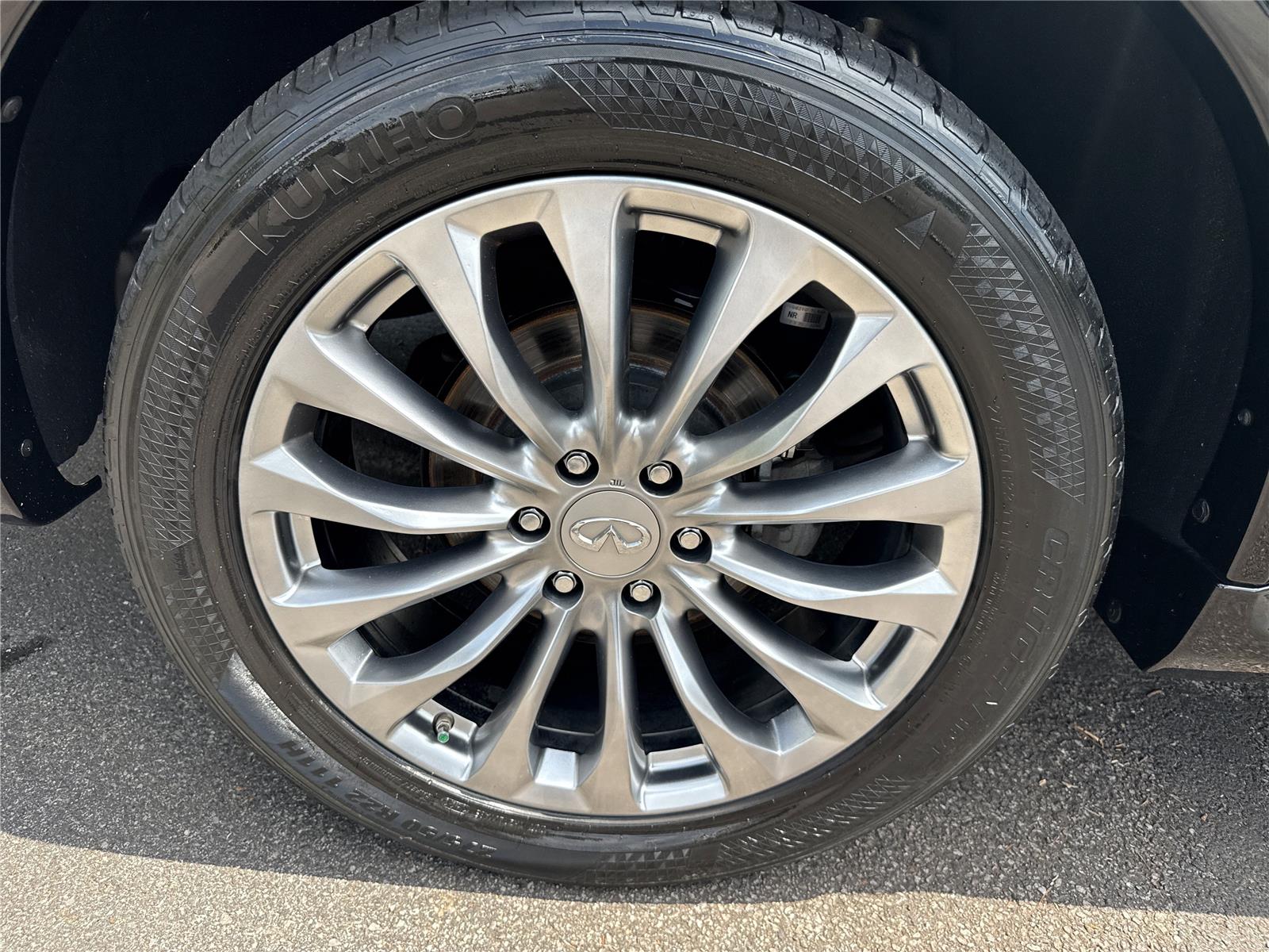 2017 Infiniti QX80 photo 23