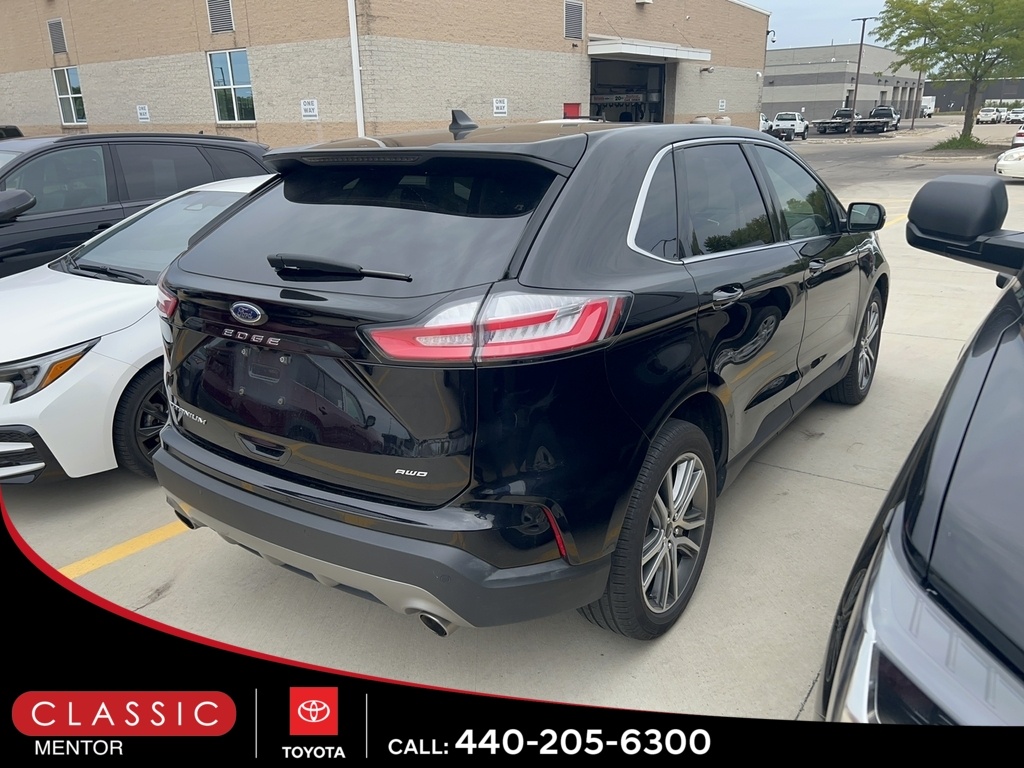2023 Ford Edge Titanium photo 3