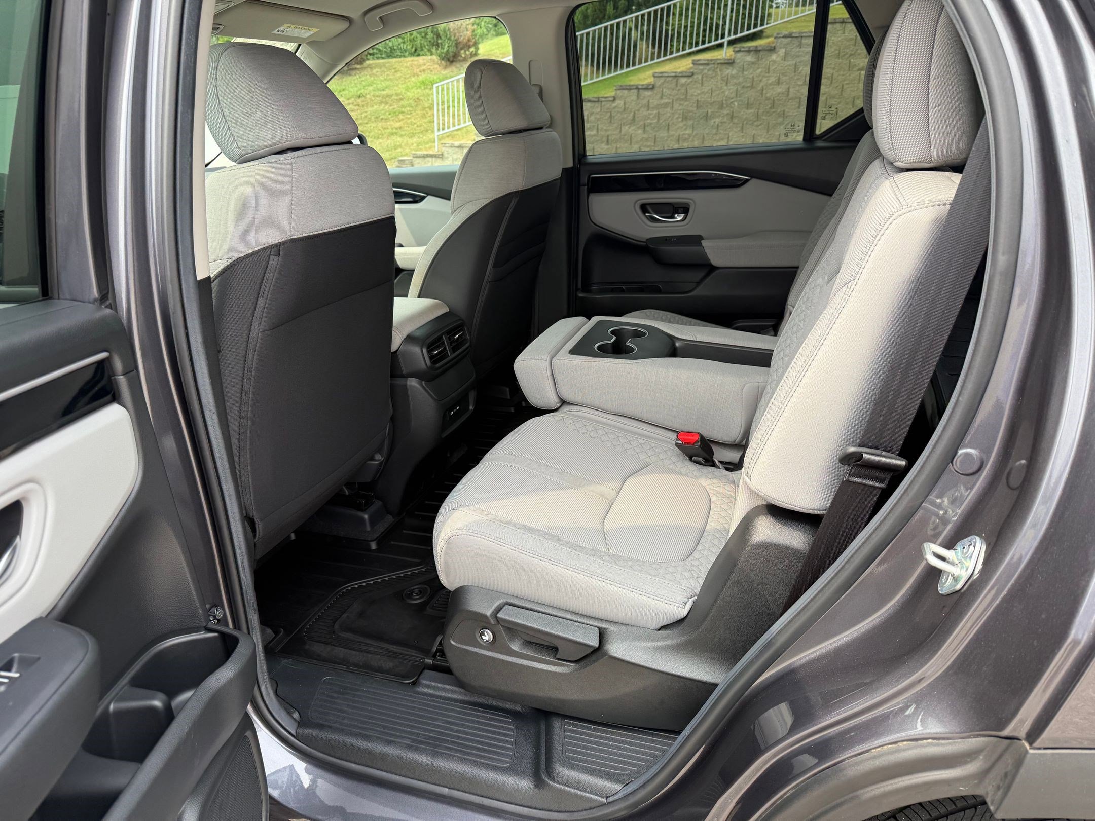 2024 Honda Pilot LX photo 11