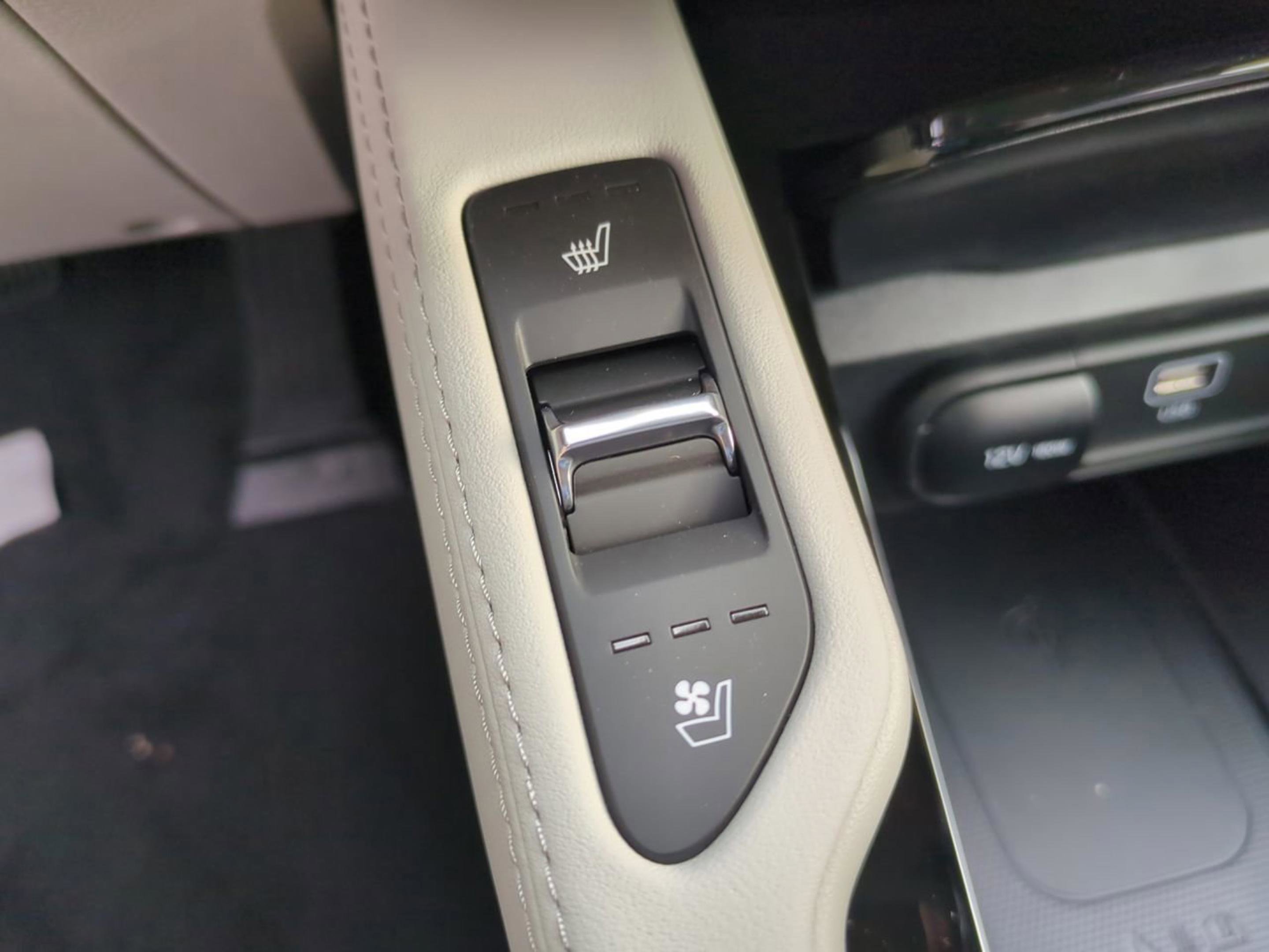 2025 Kia Telluride EX photo 30