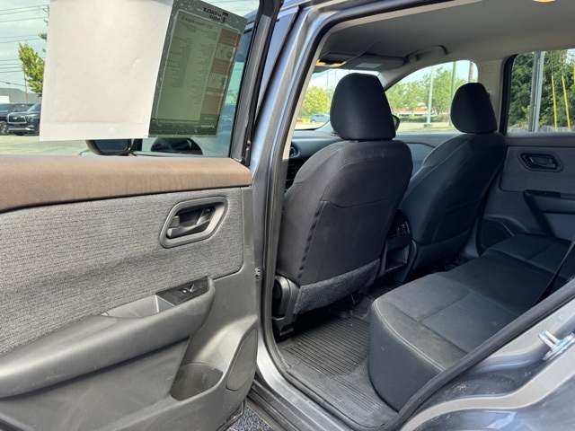2023 Nissan Rogue S photo 34