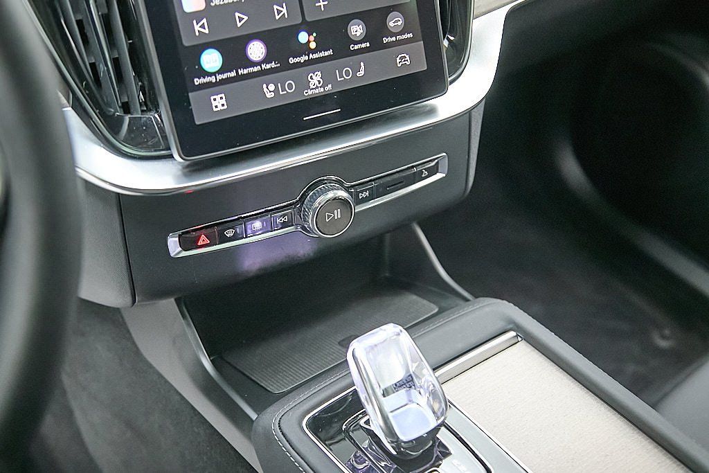 2026 VOLVO XC90 - Image 15