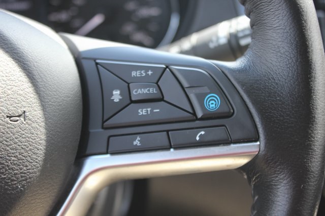 2019 Nissan Rogue SV photo 14