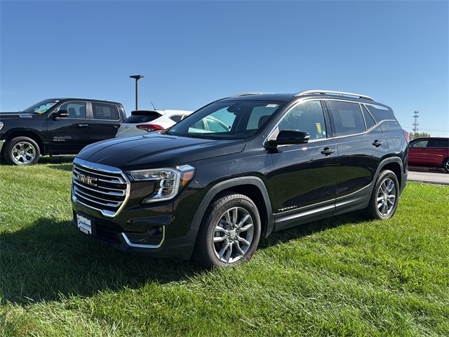 2023 GMC Terrain SLT's photo