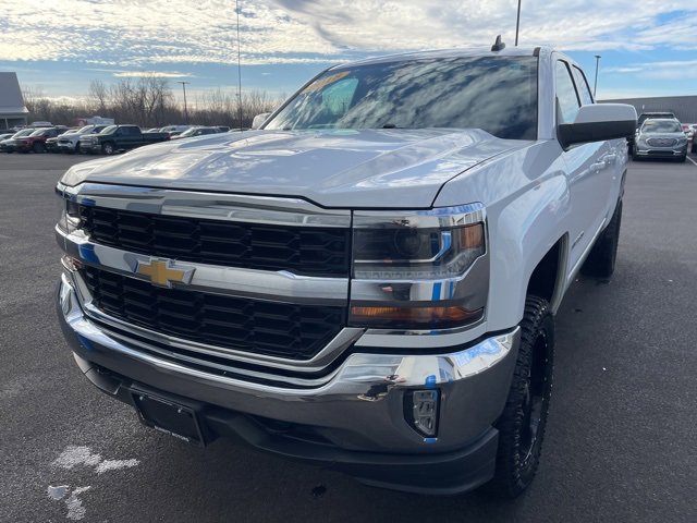 2018 Chevrolet Silverado 1500 LT photo 3