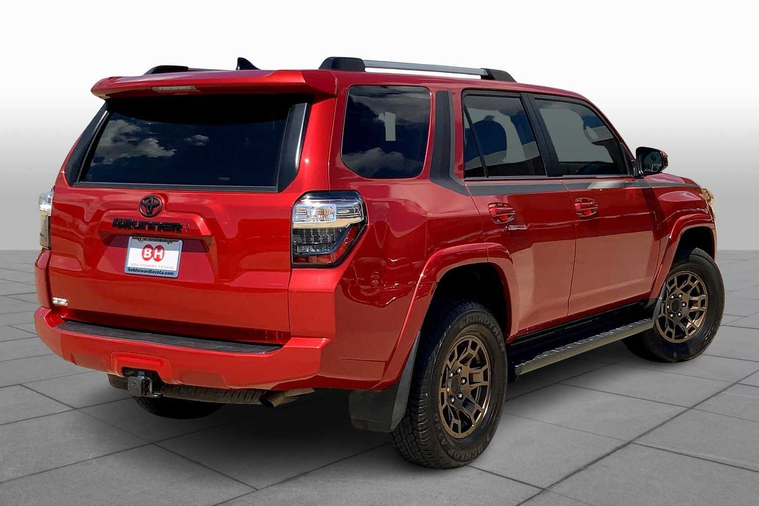 2021 Toyota 4Runner SR5 photo 9