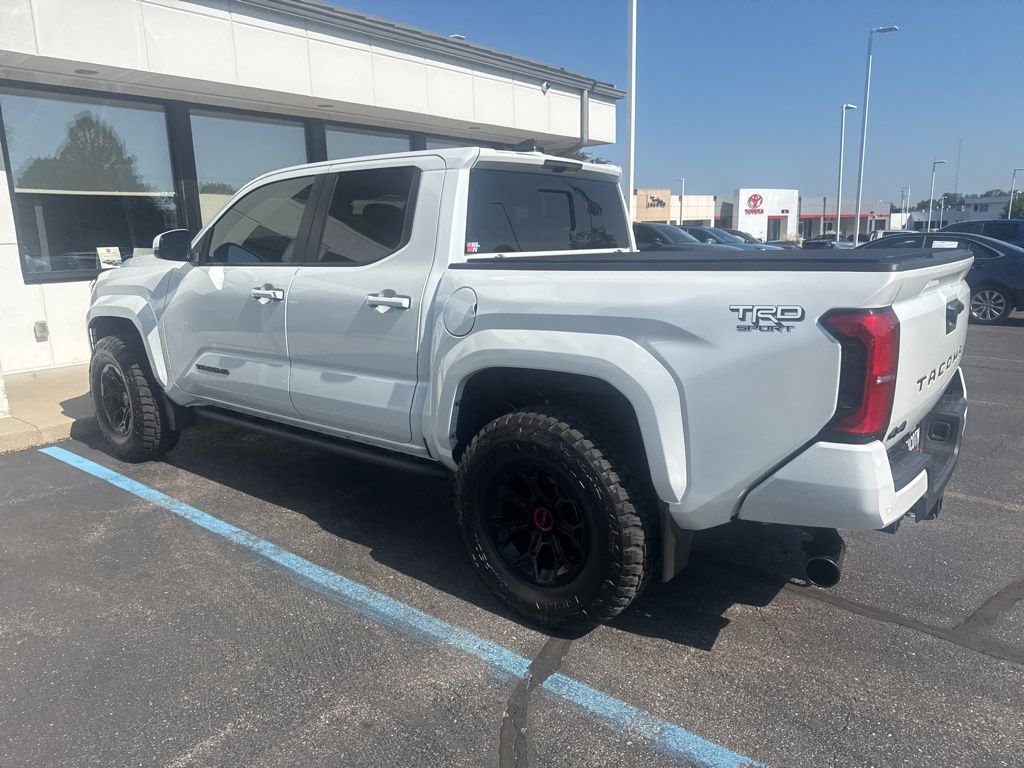 2024 Toyota Tacoma SR5 photo 8