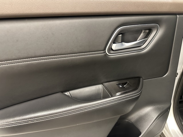 2021 Nissan Rogue SV photo 15