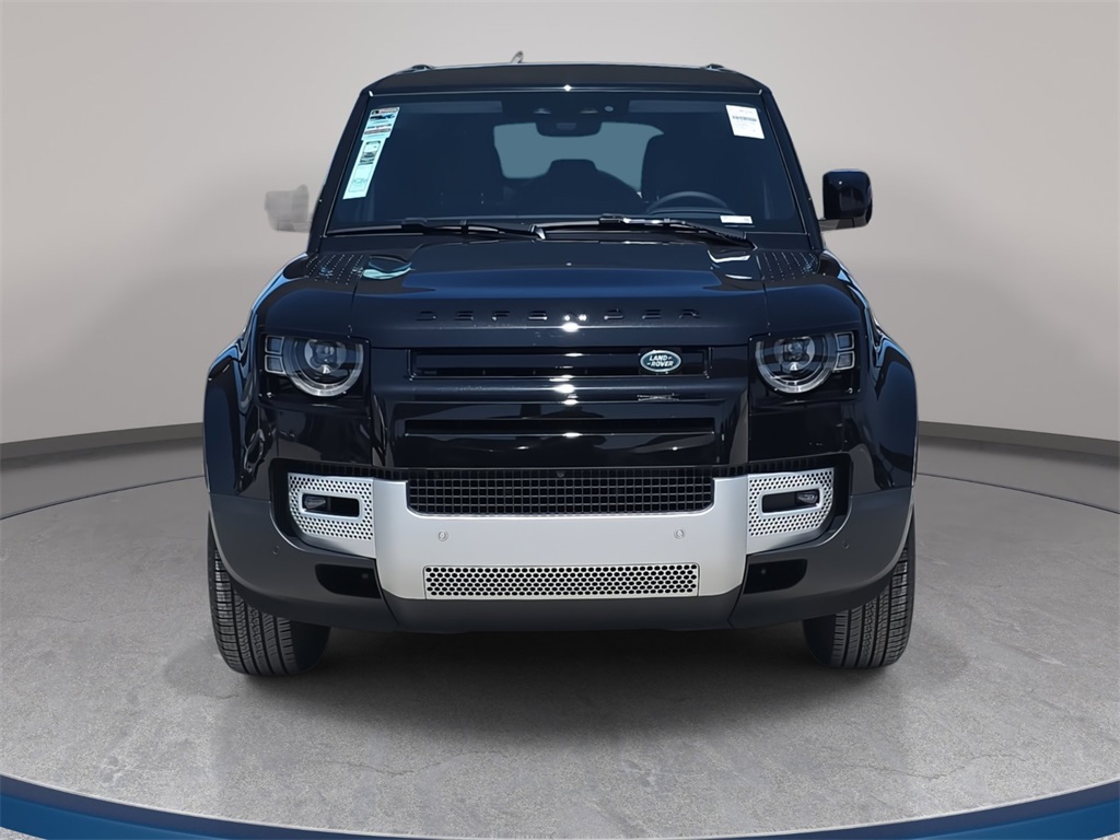 2025 Land Rover Defender 110 S photo 2