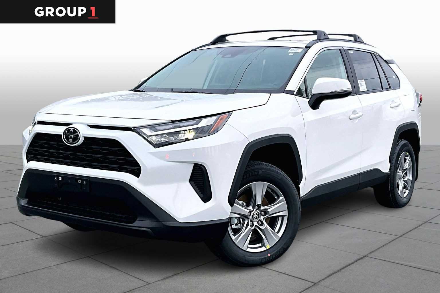 2025 Toyota RAV4 XLE's photo