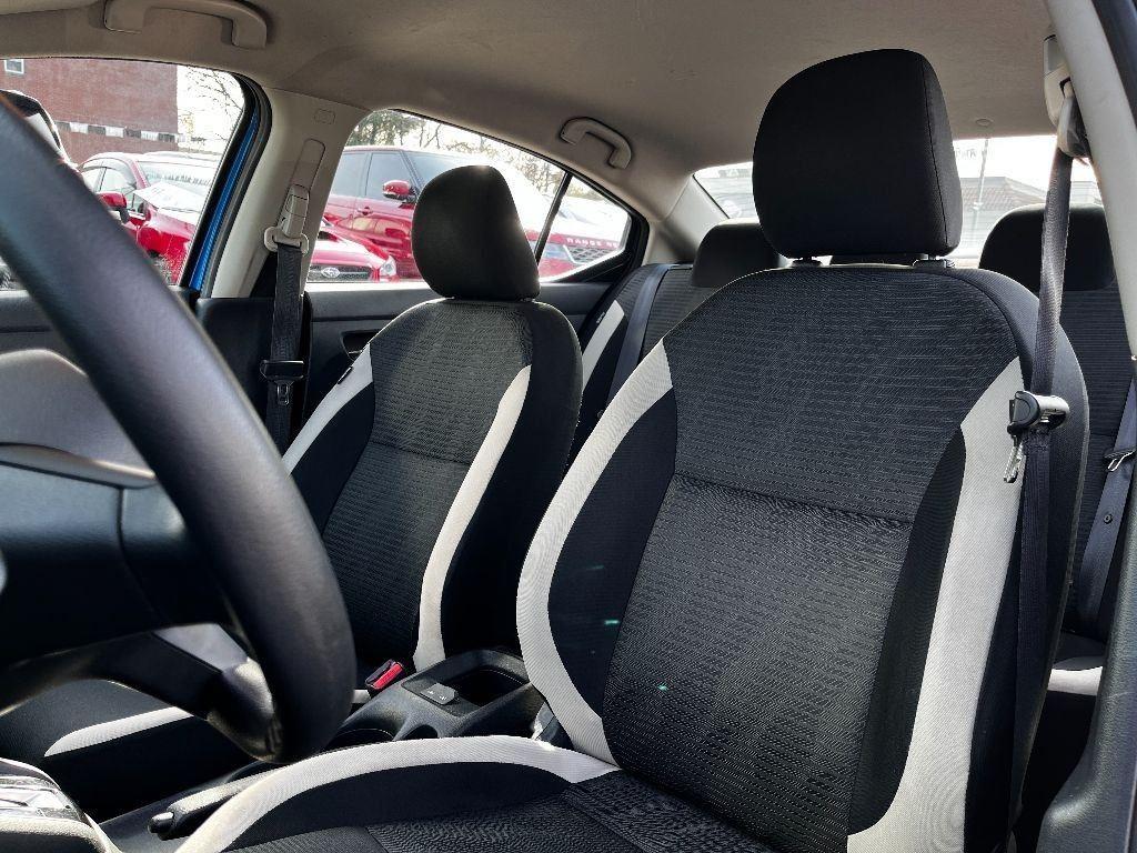 2021 Nissan Versa SV photo 17