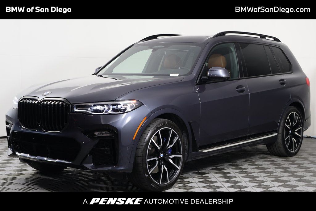 2022 BMW X7 40i's photo