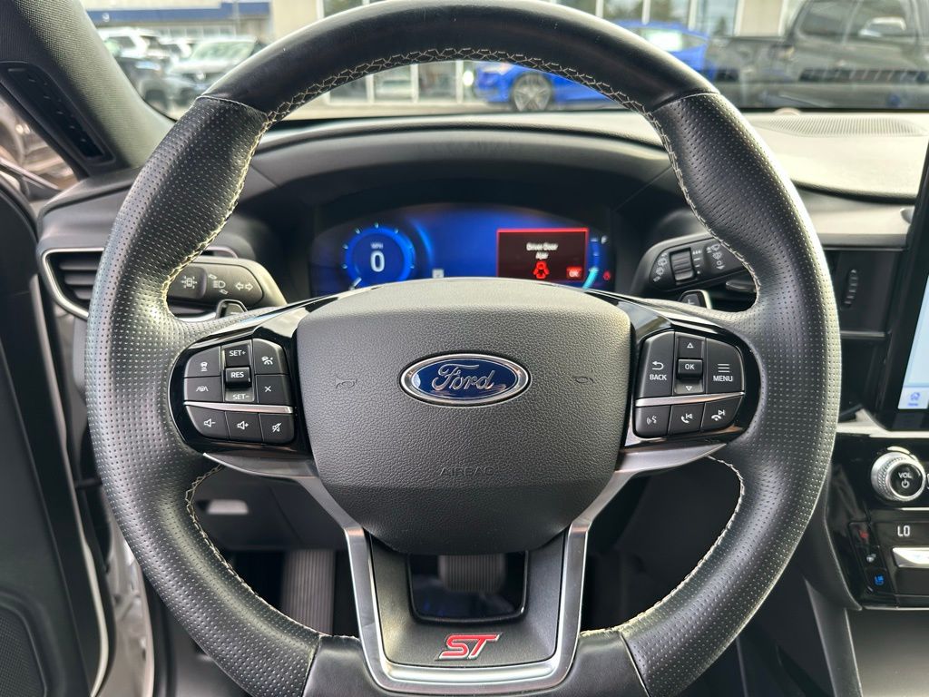 2021 Ford Explorer ST photo 21