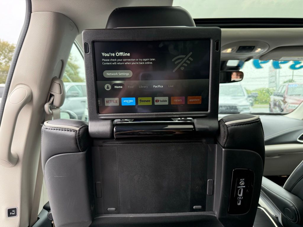 2024 Chrysler Pacifica Limited photo 26