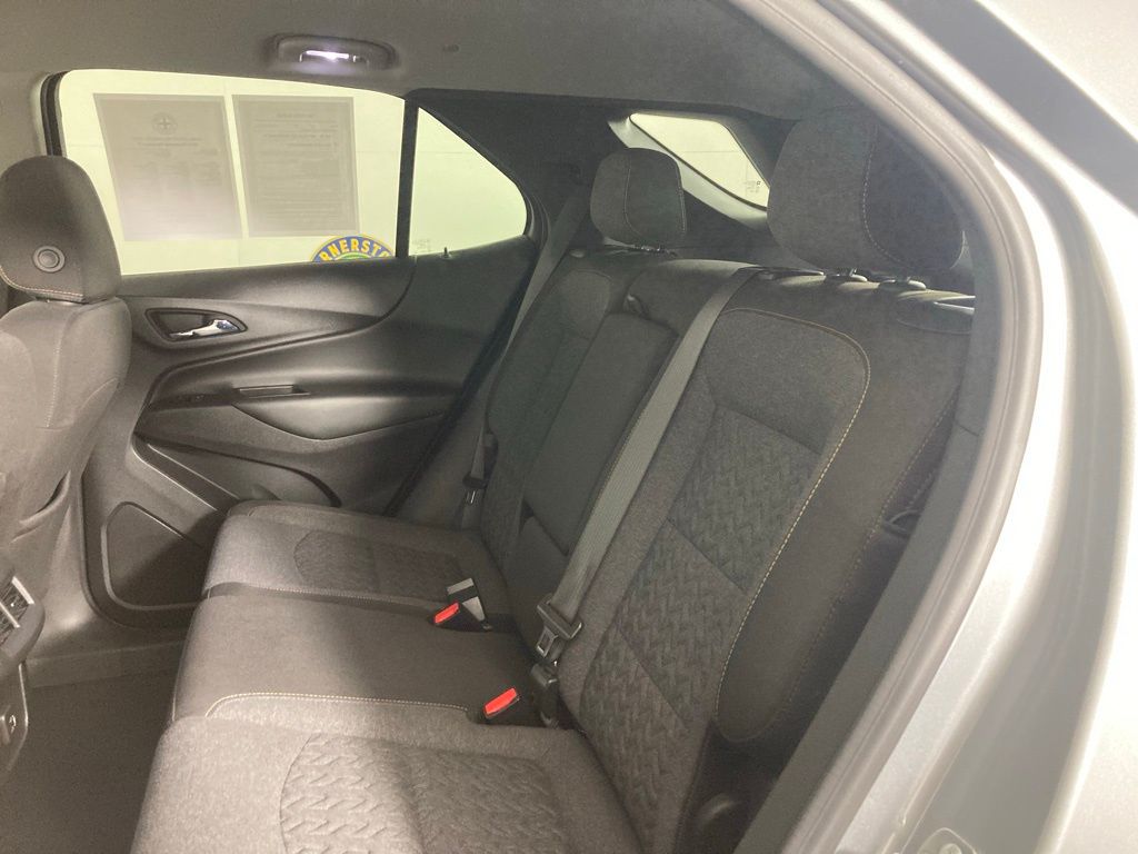 2024 Chevrolet Equinox LT photo 4