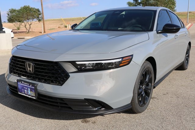 2025 Honda Accord SE's photo