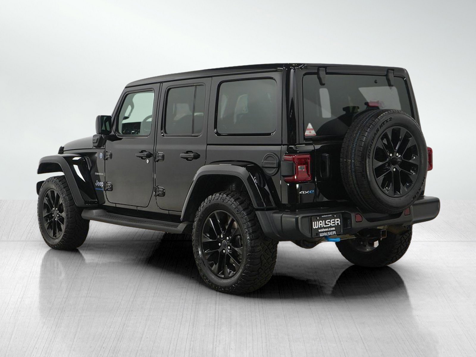 2024 Jeep Wrangler Sahara 4xe photo 3