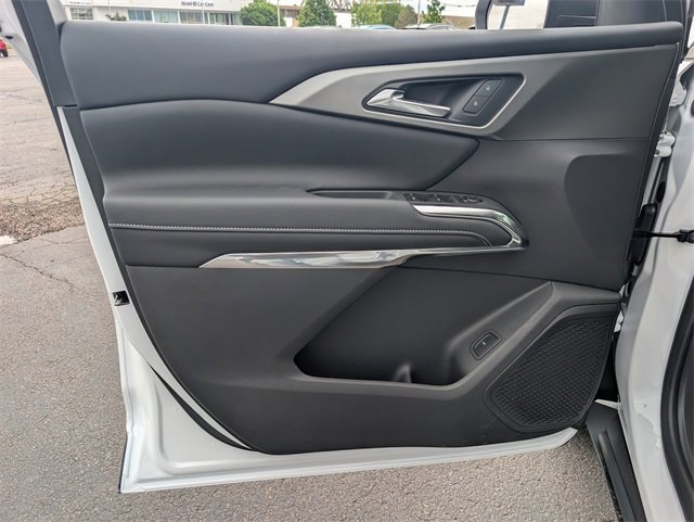 2025 Chevrolet Traverse photo 11