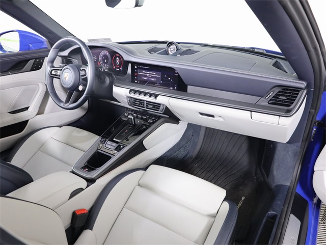 2025 Porsche 911 photo 29