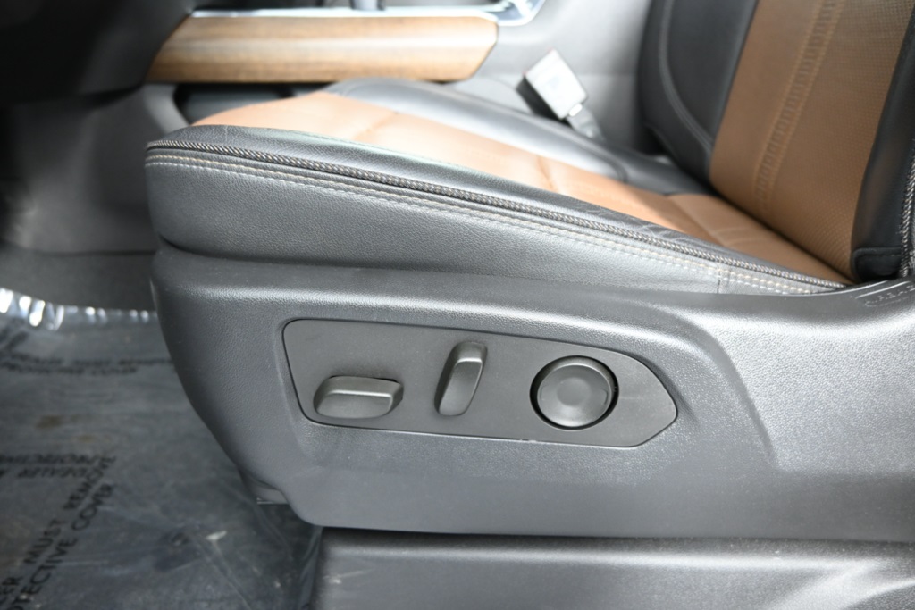 2023 Chevrolet Silverado 1500 High Country photo 19