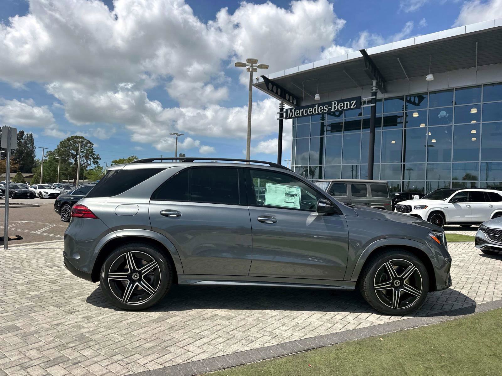 2025 Mercedes Benz GLE 580 4MATIC photo 3