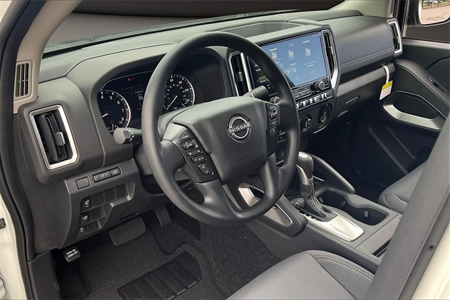 2025 Nissan Frontier SV photo 7