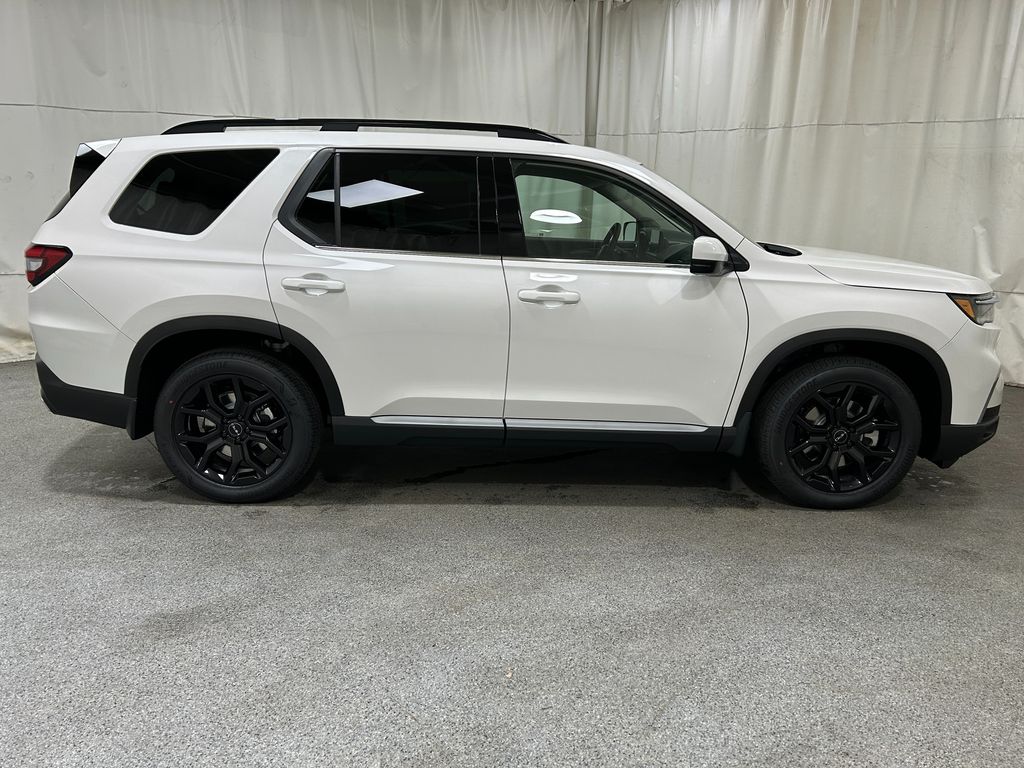 2025 Honda Pilot Touring photo 3