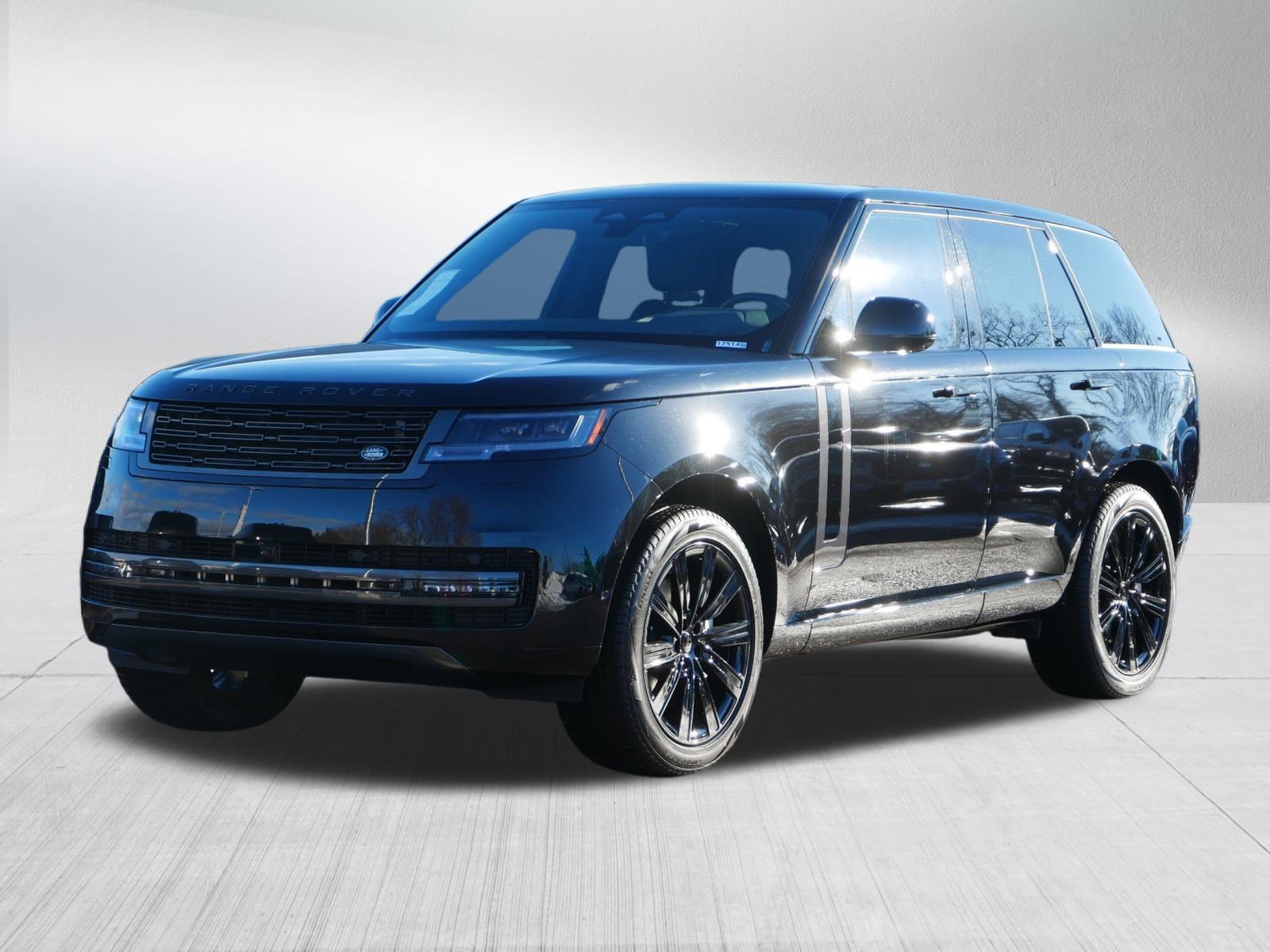 2026 Land Rover Range Rover SE's photo