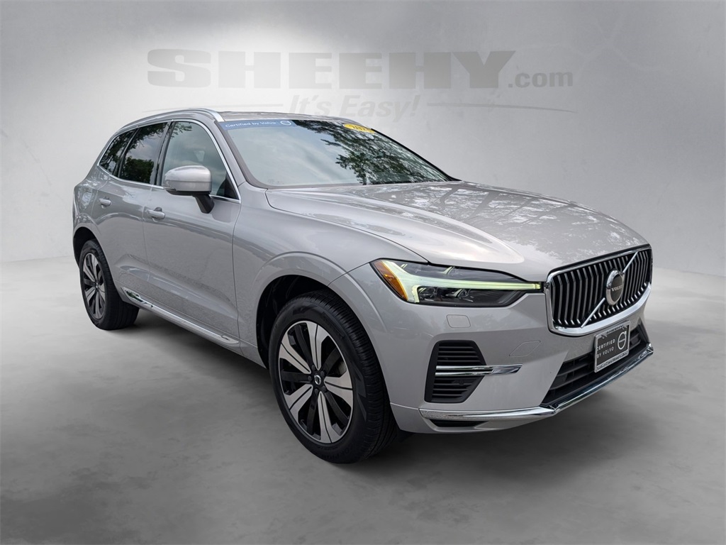 2023 Volvo XC60 Recharge Hybrid T8 Core photo 2