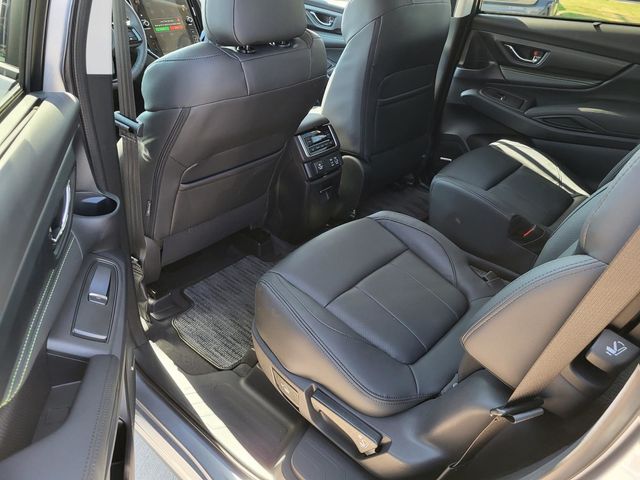 2025 Subaru Ascent Onyx Edition Touring photo 4