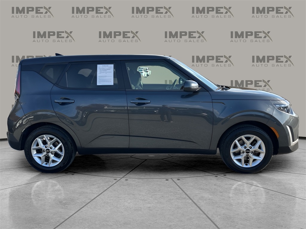 2024 Kia Soul LX S photo 4