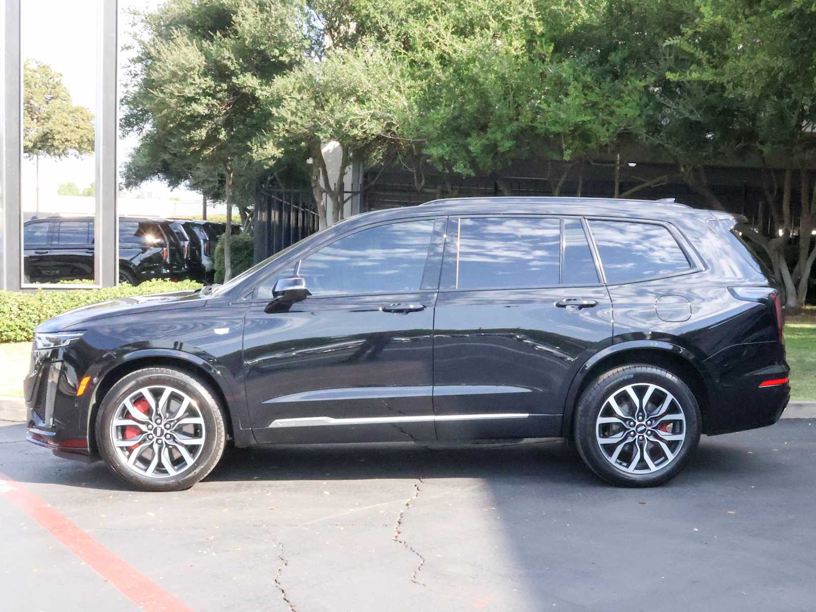 2024 Cadillac XT6 Sport photo 3