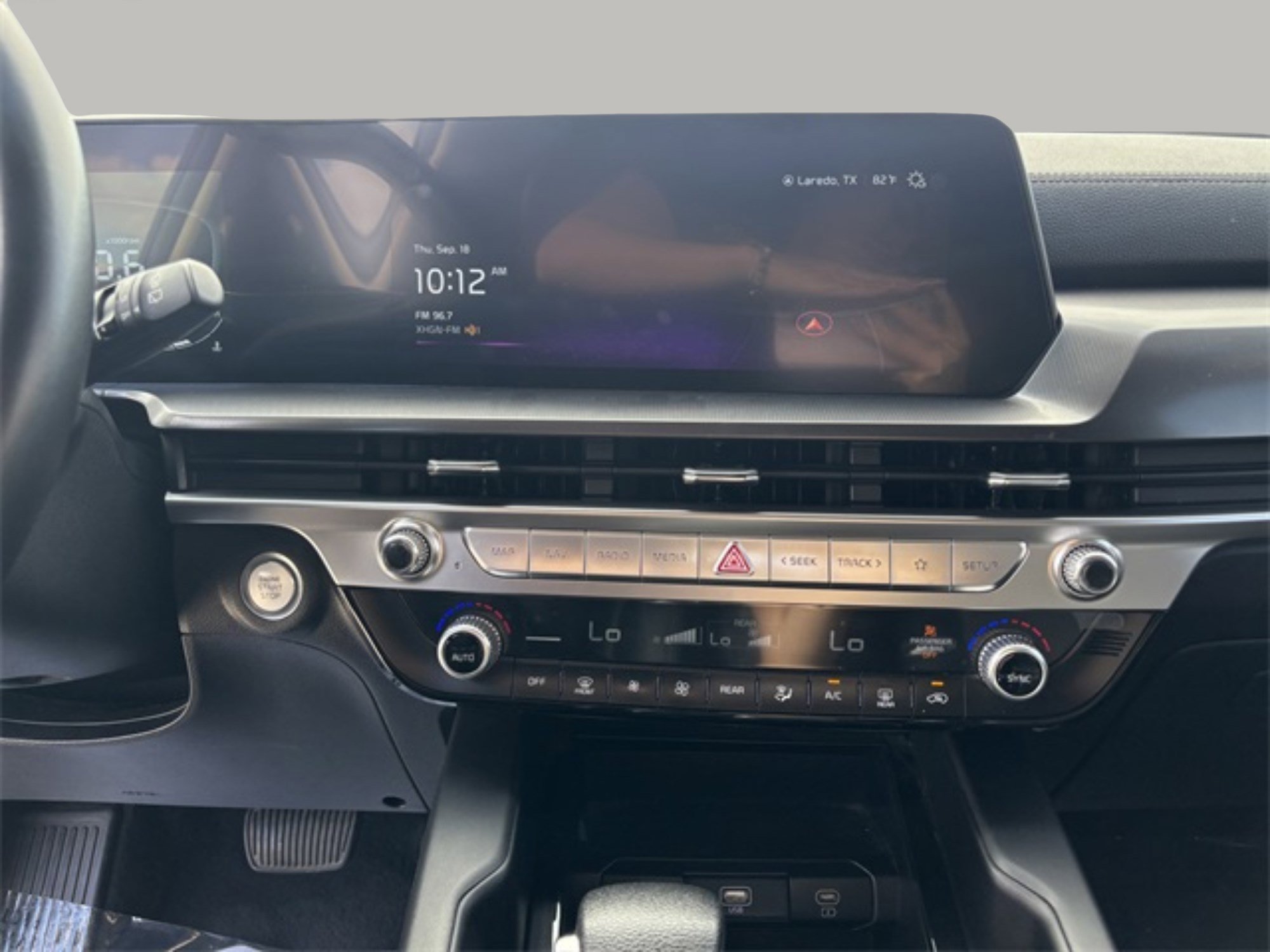 2024 Kia Telluride LX photo 14