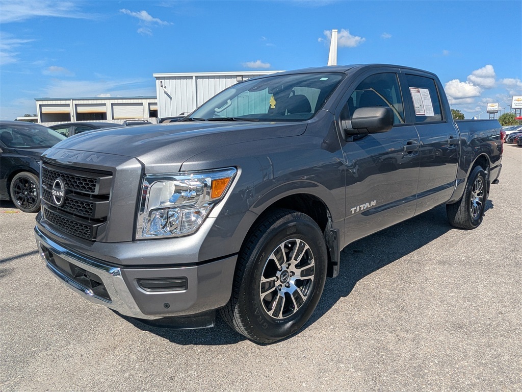 2024 Nissan Titan SV photo 6