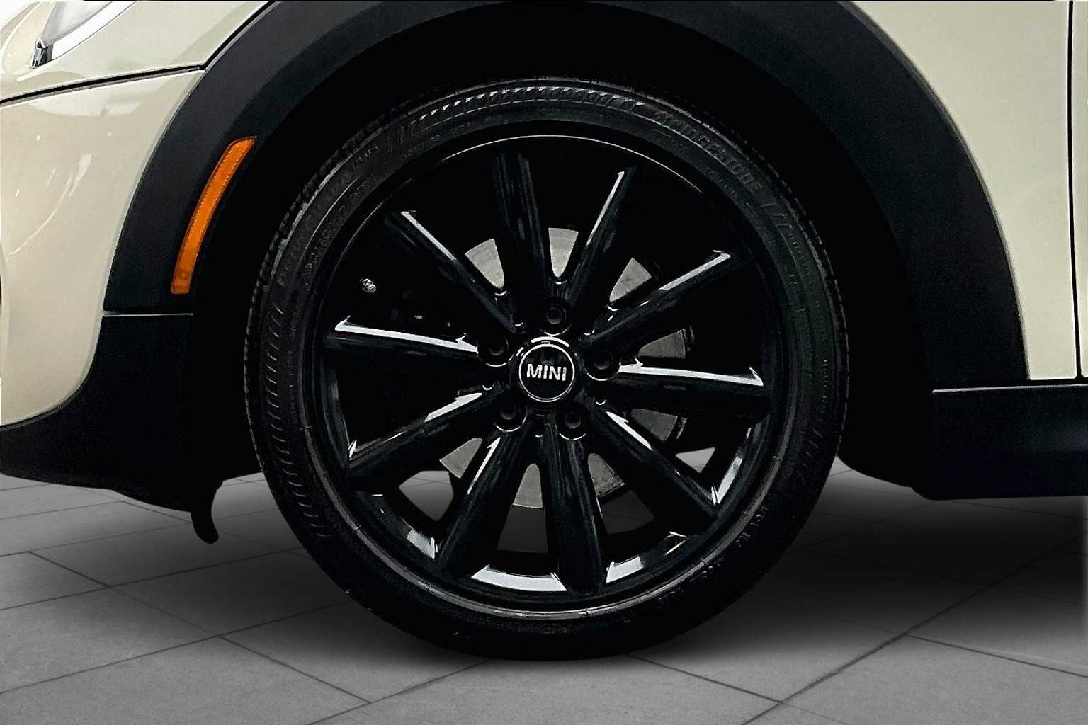 2015 Mini Cooper Hardtop S photo 9
